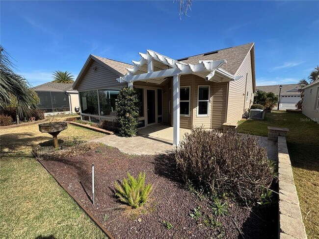 Building Photo - 1109 Alcove Loop