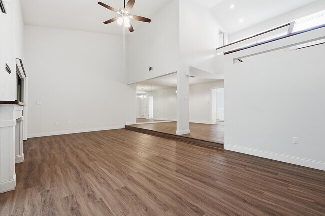 Building Photo - 114 Gleneagles Dr