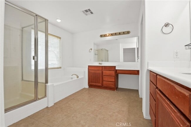 Building Photo - 12209 Saxon Dr