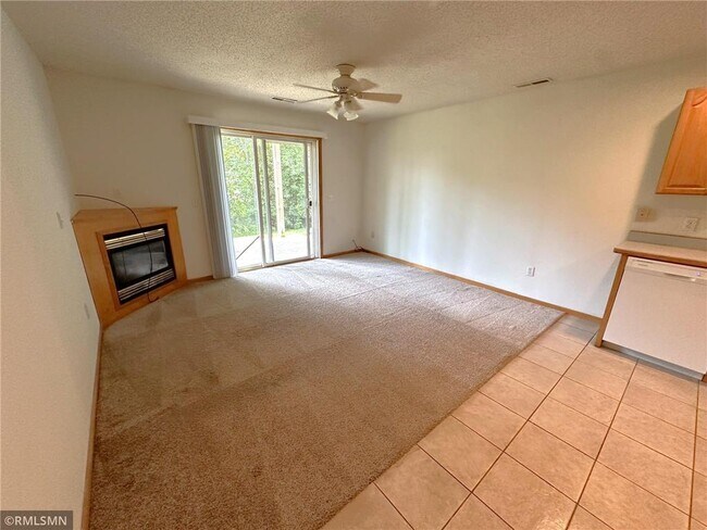 Building Photo - 1279 Pinewood Trail
