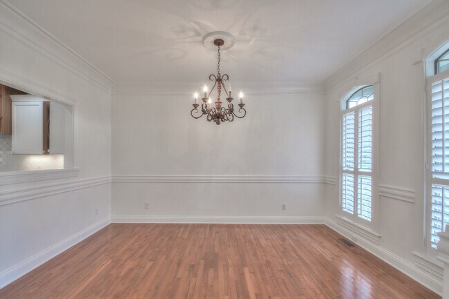 Building Photo - 4335 N Chapel Rd