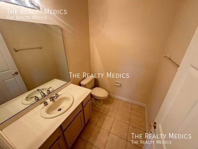 Building Photo - 202 Nova Ave