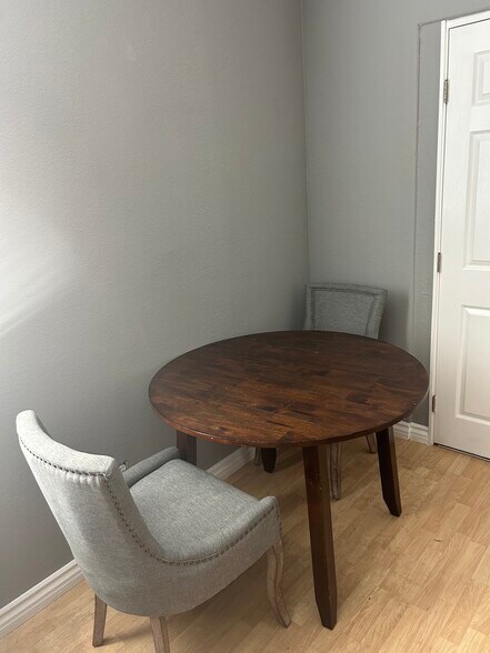 Building Photo - 521 Island Breeze Ln