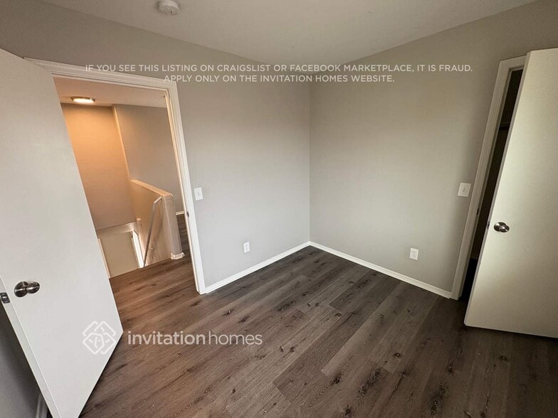 Building Photo - 12901 N El Frio St