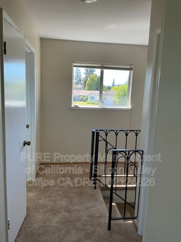Building Photo - 5655 Glen Haven Ct