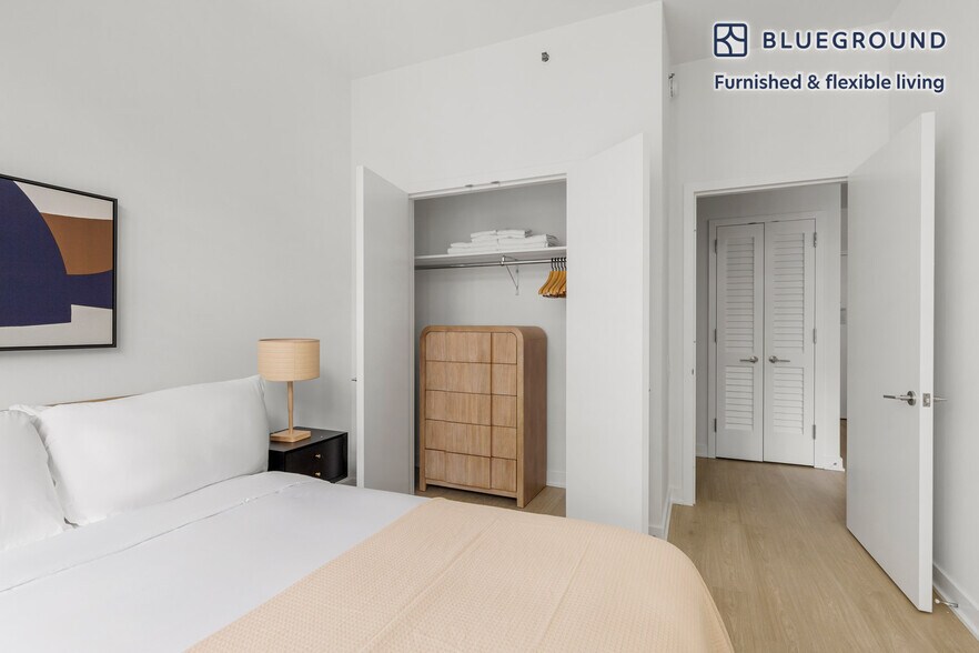 Building Photo - 160 Front St