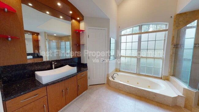 Building Photo - 7911 Vineyard Lake Rd N