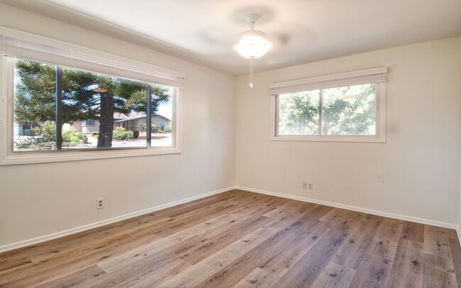 Building Photo - Classic Newport Beach 3 Bed Single Family Home With Yard