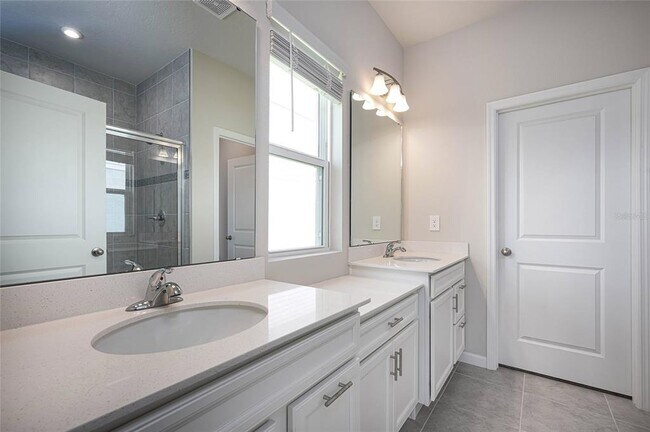 Building Photo - 16873 Castoro Dr