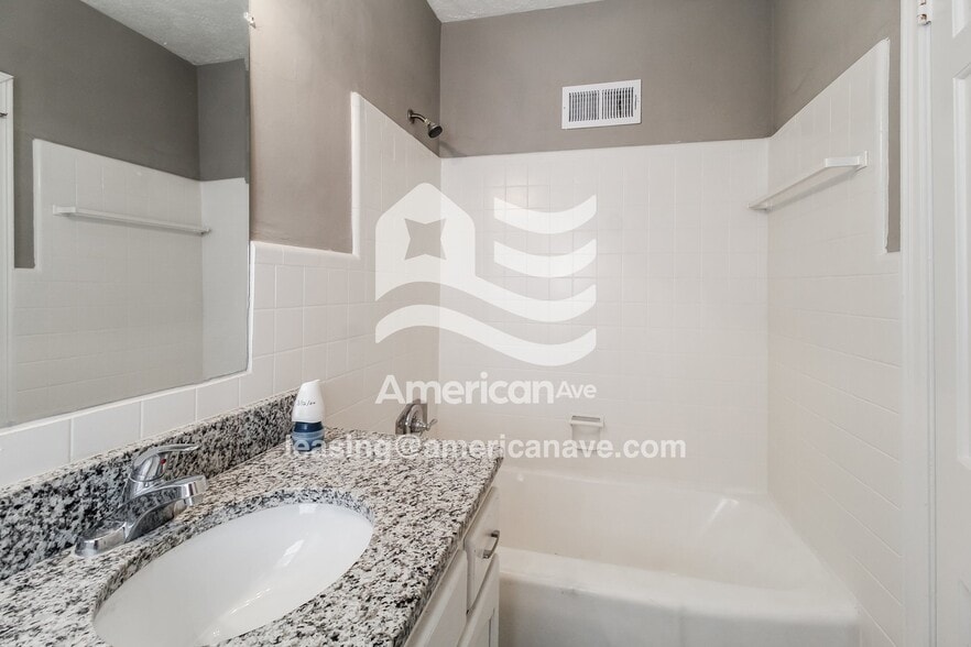 Building Photo - 1665 Twin Pines Dr