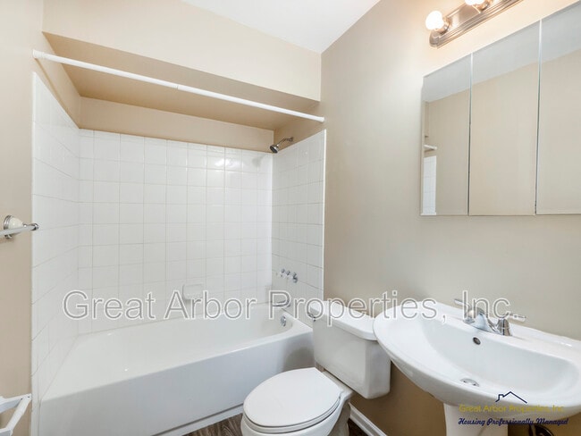 Building Photo - 1088 Studebaker Ave