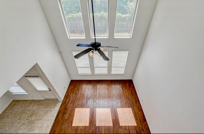 Building Photo - 11 Sagamore Ridge Pl