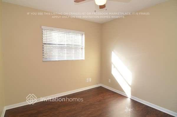 Building Photo - 2417 Devonwoode Pl