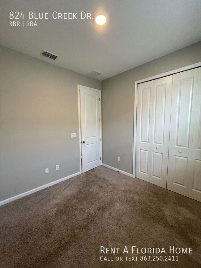 Building Photo - 824 Blue Creek Dr