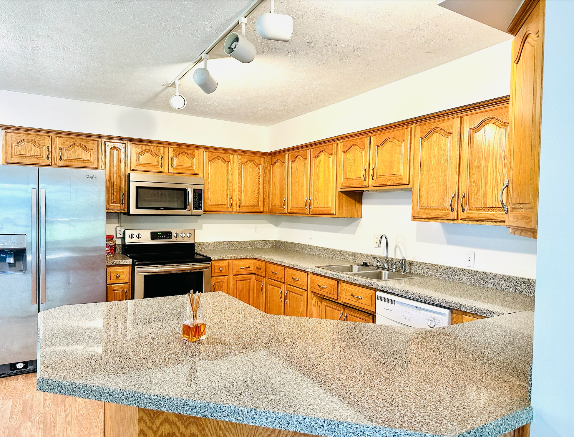 Building Photo - 1119 W 8th St