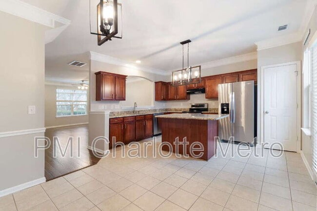 Building Photo - 9344 Greenheather Dr