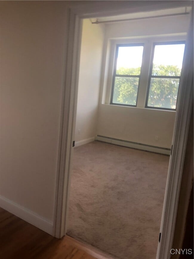 Building Photo - 617 Hiawatha Blvd