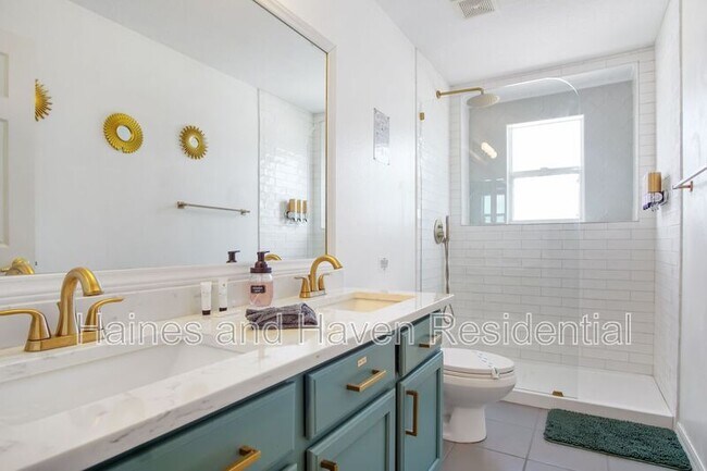 Building Photo - 403 Corvina Dr