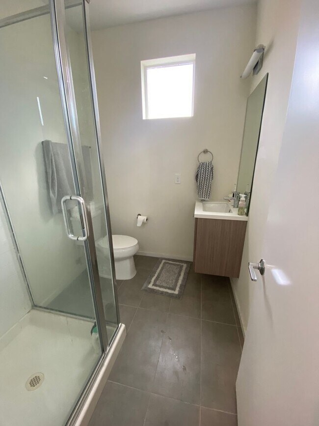 Building Photo - Charming 2BR Townhome in Denver