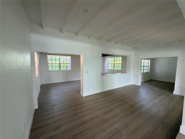 Building Photo - 1525 SW 76th Ct