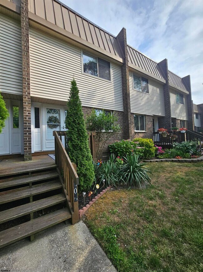 Primary Photo - 5606 Burk Ave