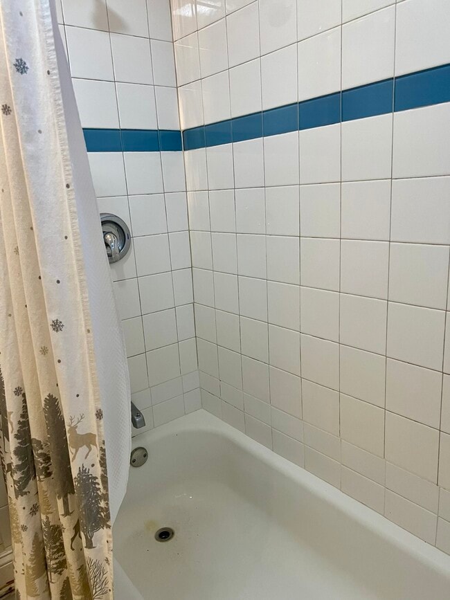 Building Photo - 4148 N Monticello Ave