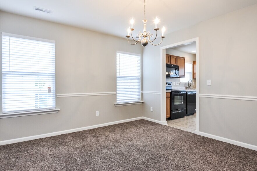 Building Photo - 2707 Brownlow Ct