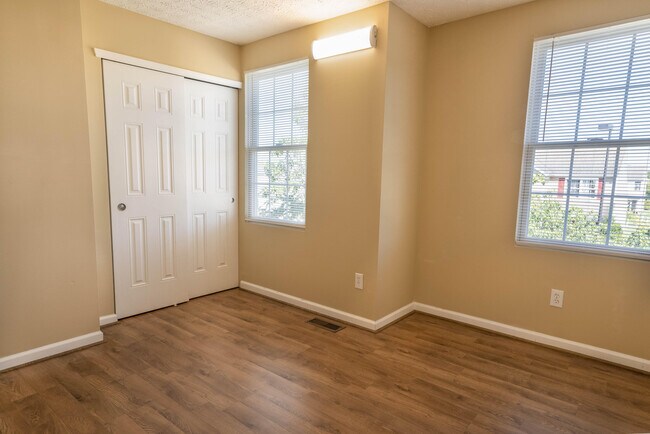 Building Photo - 1016 Bella Dona Rd