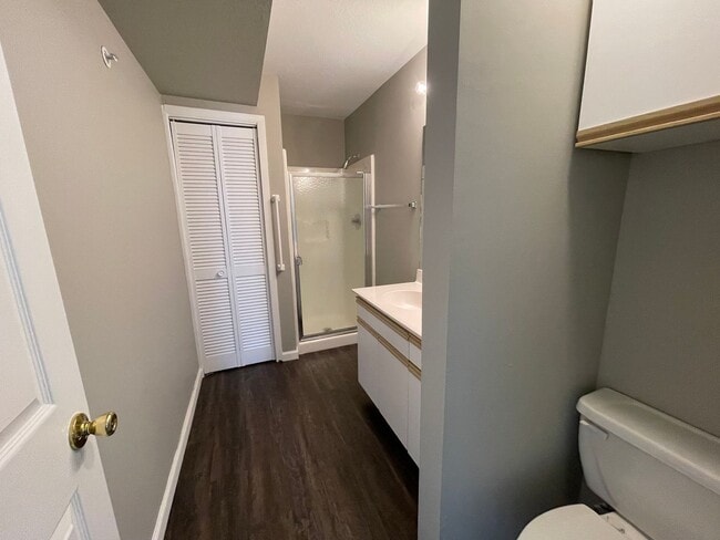 Building Photo - 2 bedroom 2 bath Apartment for Rent in Branson, Missouri -  Walk IN