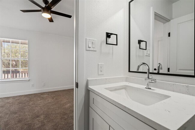 Building Photo - 1810 River Crossing Cir