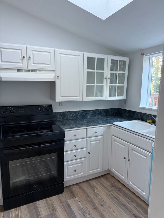 Building Photo - 1431 Central Ave