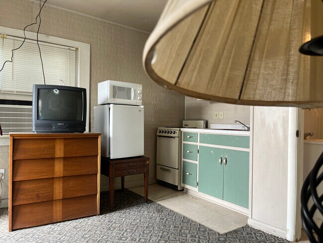 Building Photo - 113 S Orange St