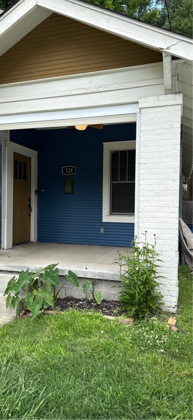 Building Photo - 124 Melrose Cir