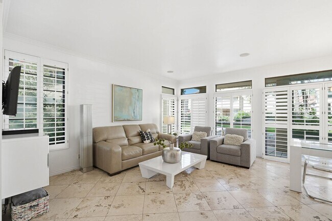 Building Photo - Charming 2-Bedroom Casita