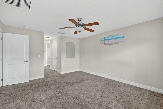 Building Photo - 5547 NW Cordrey St