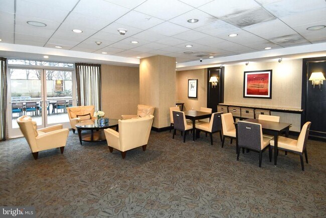 Building Photo - 4601 N Park Ave