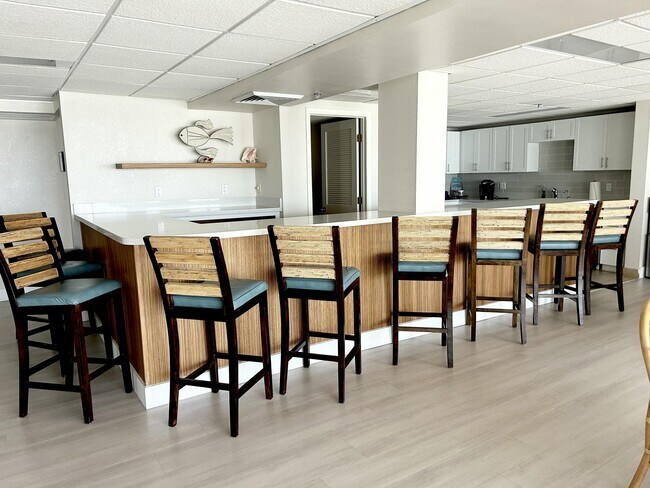 Building Photo - 4511 S Ocean Blvd