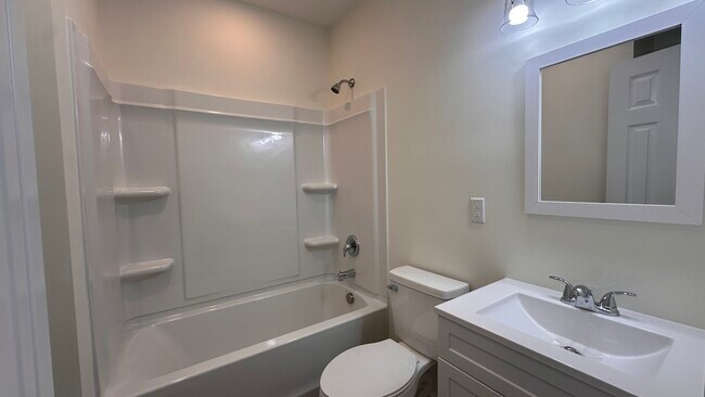 Building Photo - 142 Sass Dr
