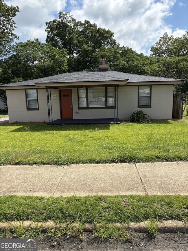 Primary Photo - 684 S Broad St