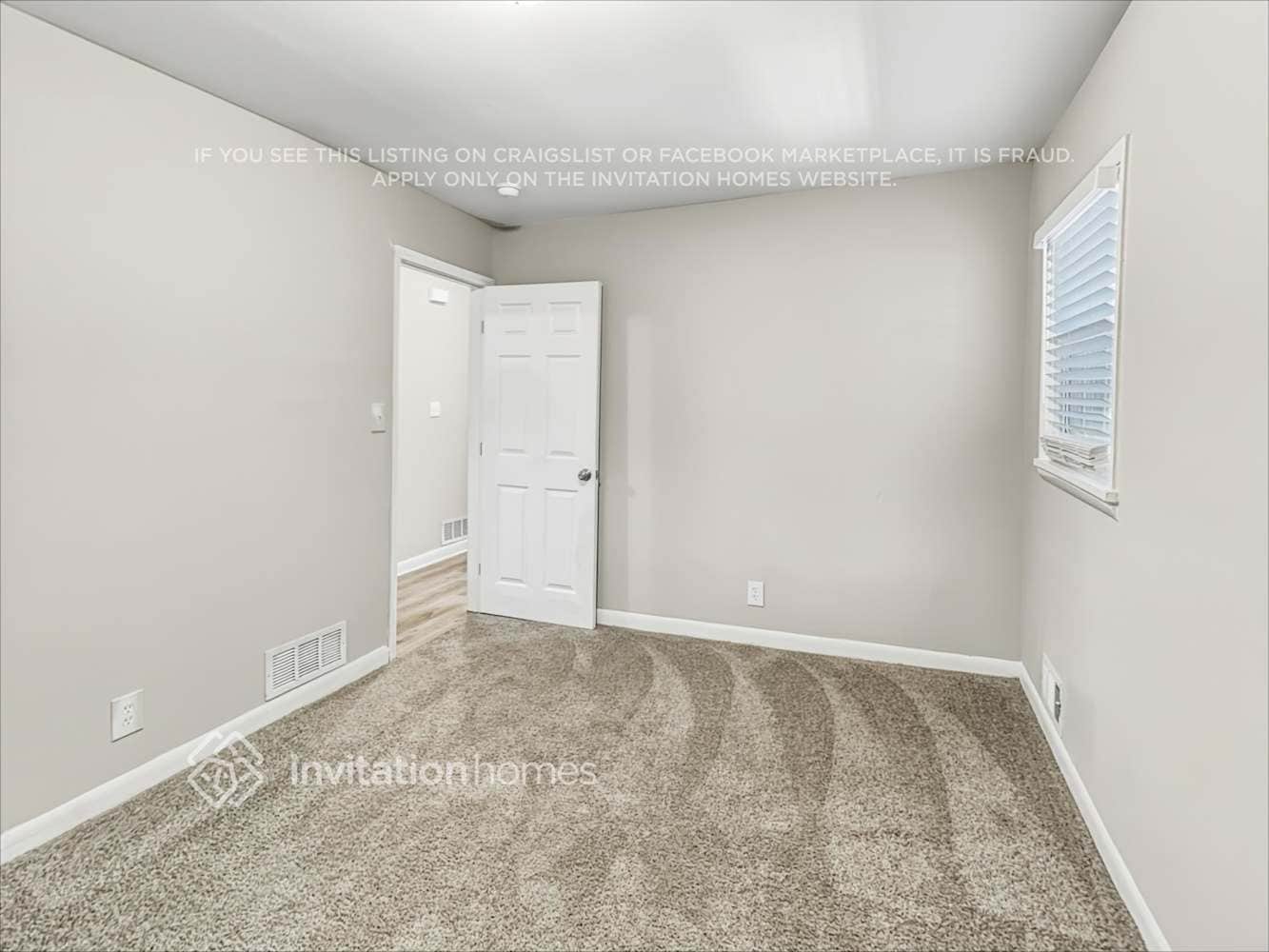 Building Photo - 544 Oakside Dr SW
