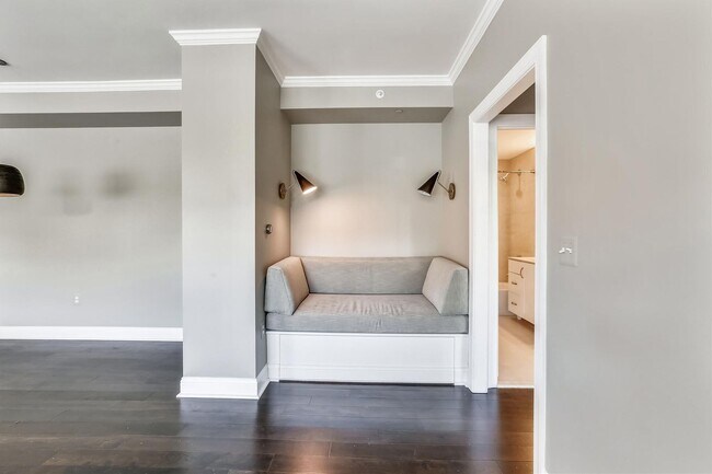 Building Photo - Gorgeous 2/2 with luxurious Lobby Level Condo in Hampden Row