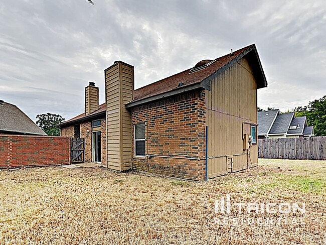 Building Photo - 6901 Driffield Cir