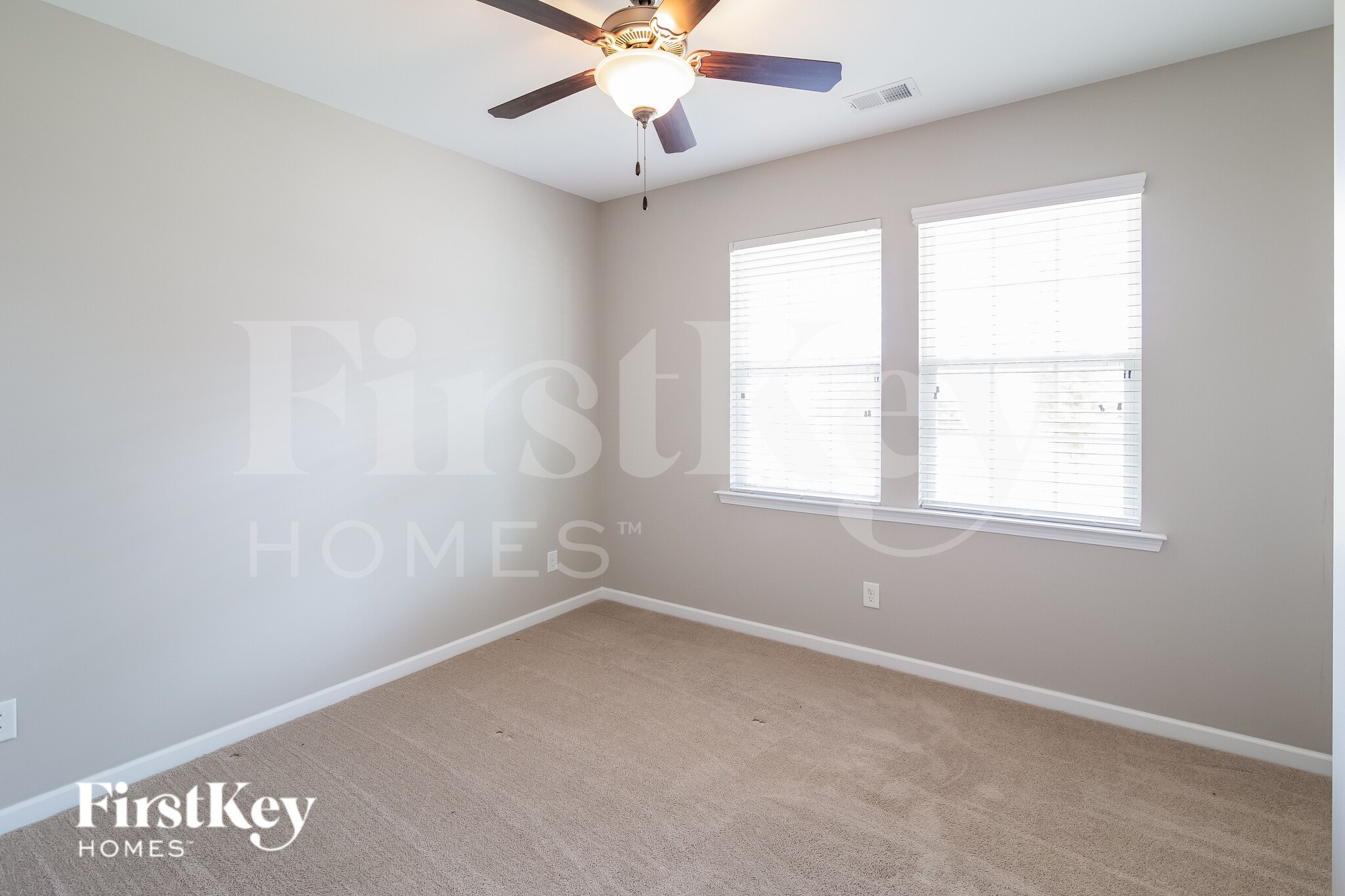 Building Photo - 647 Redbud Ln