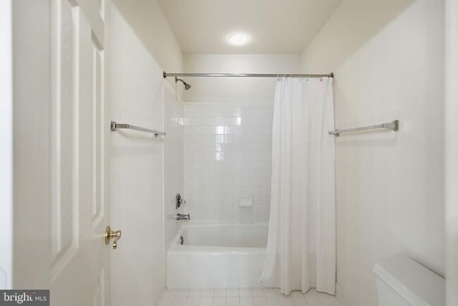 Building Photo - 10417 Snow Point Dr