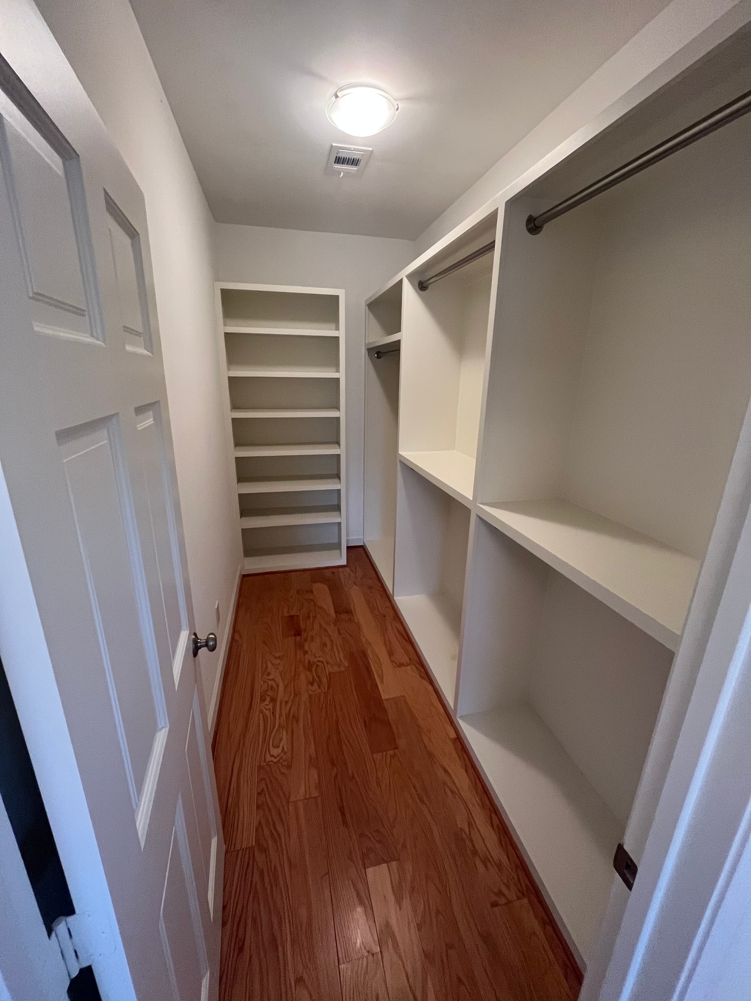 Huge walk-in closet - 4388 Varsity Ln
