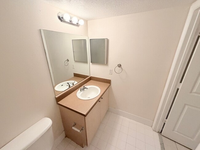 Building Photo - 4211 San Marino Blvd