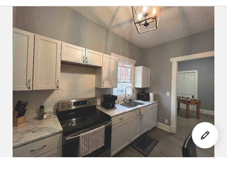 Building Photo - 1226 Tecumseh St