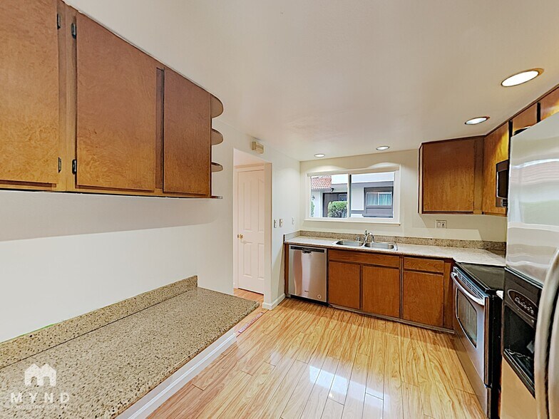 Building Photo - 7161 Rouse Ct