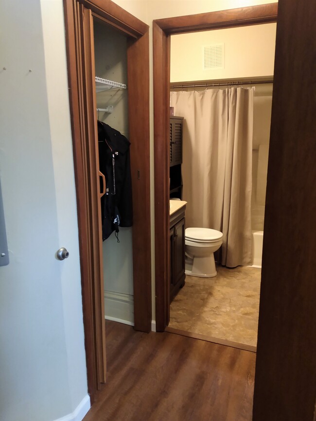 Hall to Bathroom and Bedroom - 106 17th St