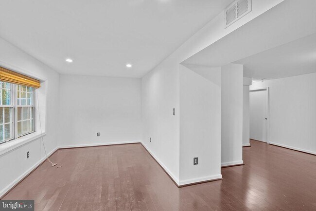 Building Photo - 10004 Georgian Woods Ct